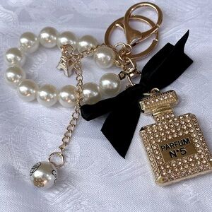 Parfum purse keychain with pearl hoop and charms